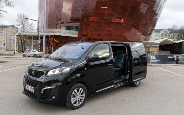 Autobusu noma Peugeot Traveller